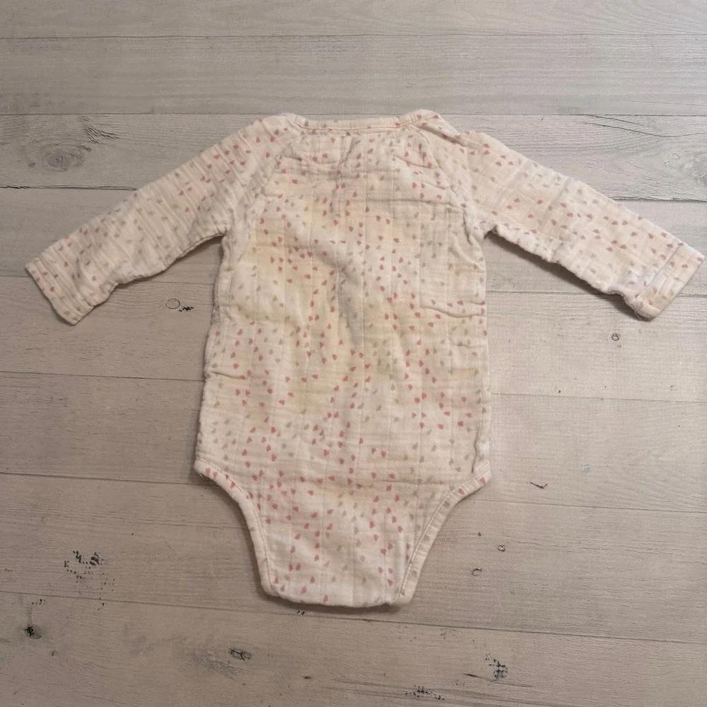 Aden &‎ anais baby long sleeve kimono bodysuit 6-9 months